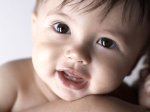 Процесс прорезывания зубов у детей носит индивидуальный характер