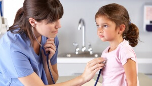 В некоторых ситуациях родителям нужно немедленно обращаться к врачу