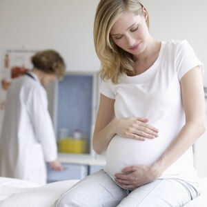 Беременным женщинам нужно внимательно следить за здоровьем